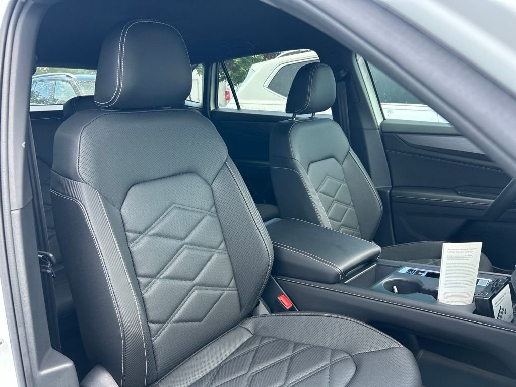 New 2026 White Volkswagen 2.0T SE image 43