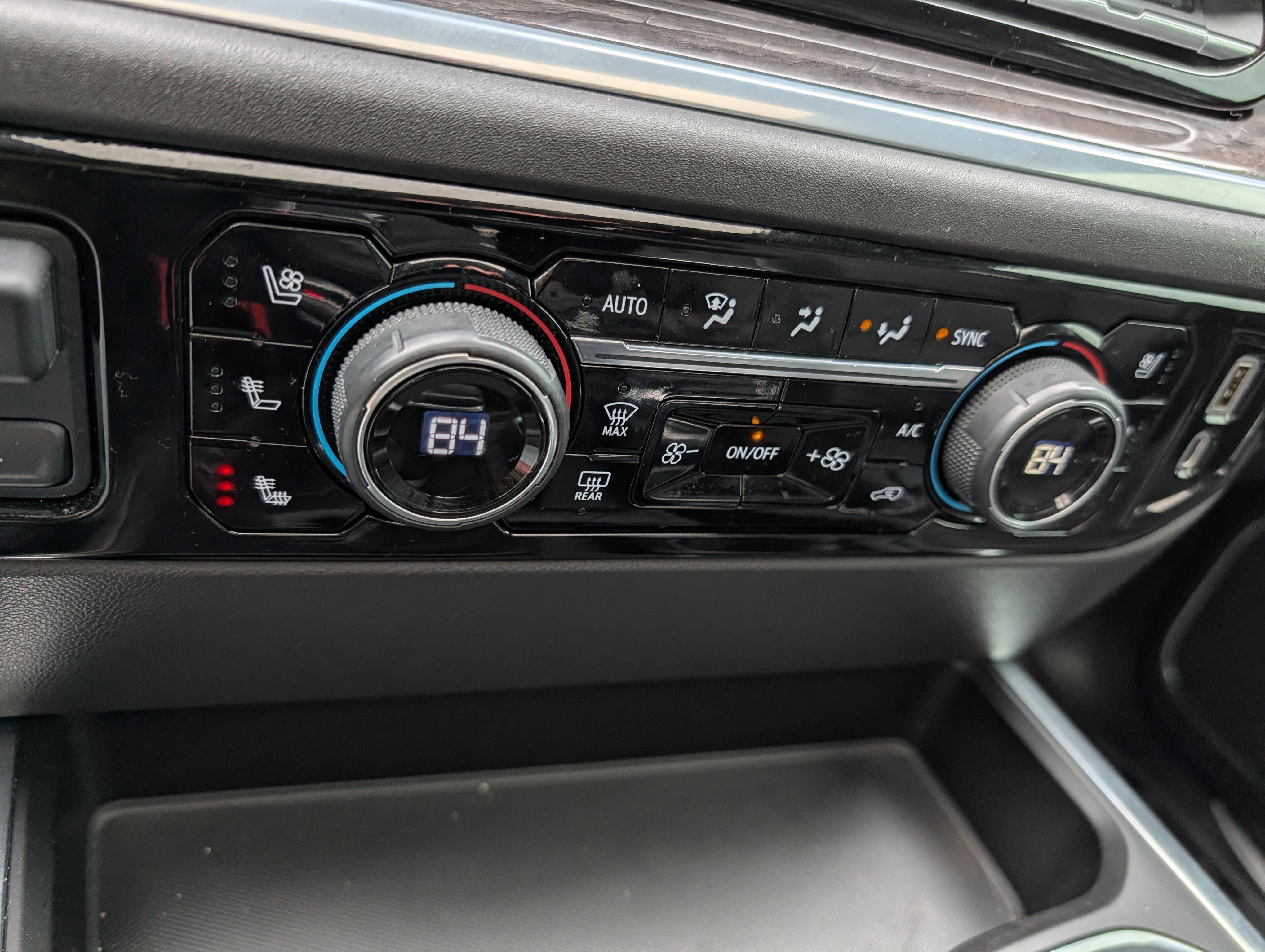 2022 Chevrolet Silverado 1500 LTZ - Photo 30