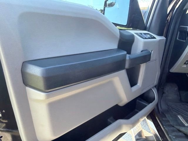 Used 2018 Magma Red Ford XL image 16