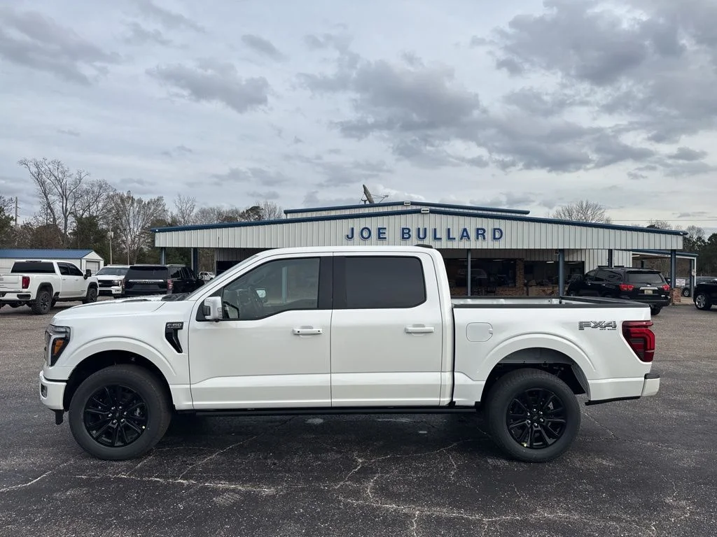 New 2026 Star White Metallic Tri-Coat Ford Platinum® image 21
