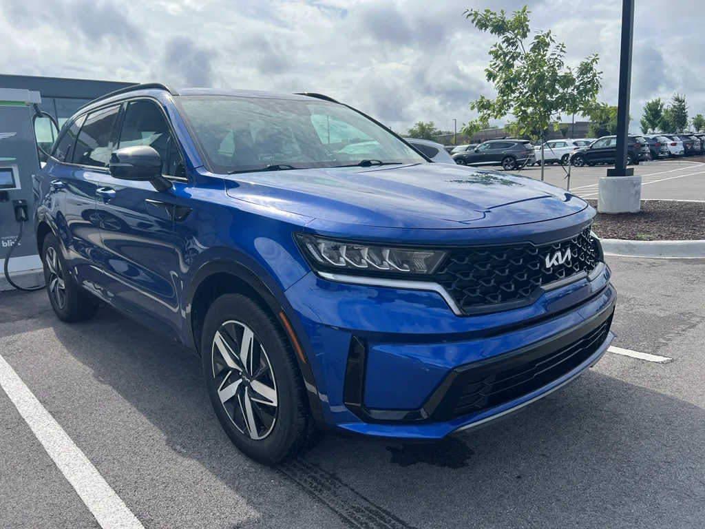 Used 2022 Sapphire Blue Kia S image 1