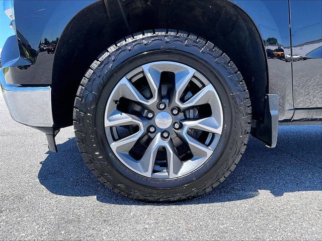 Used 2022 Black Chevrolet LT image 7