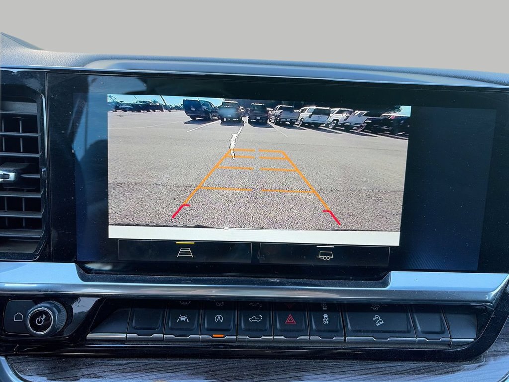 Used 2024 Summit White Chevrolet LT image 18
