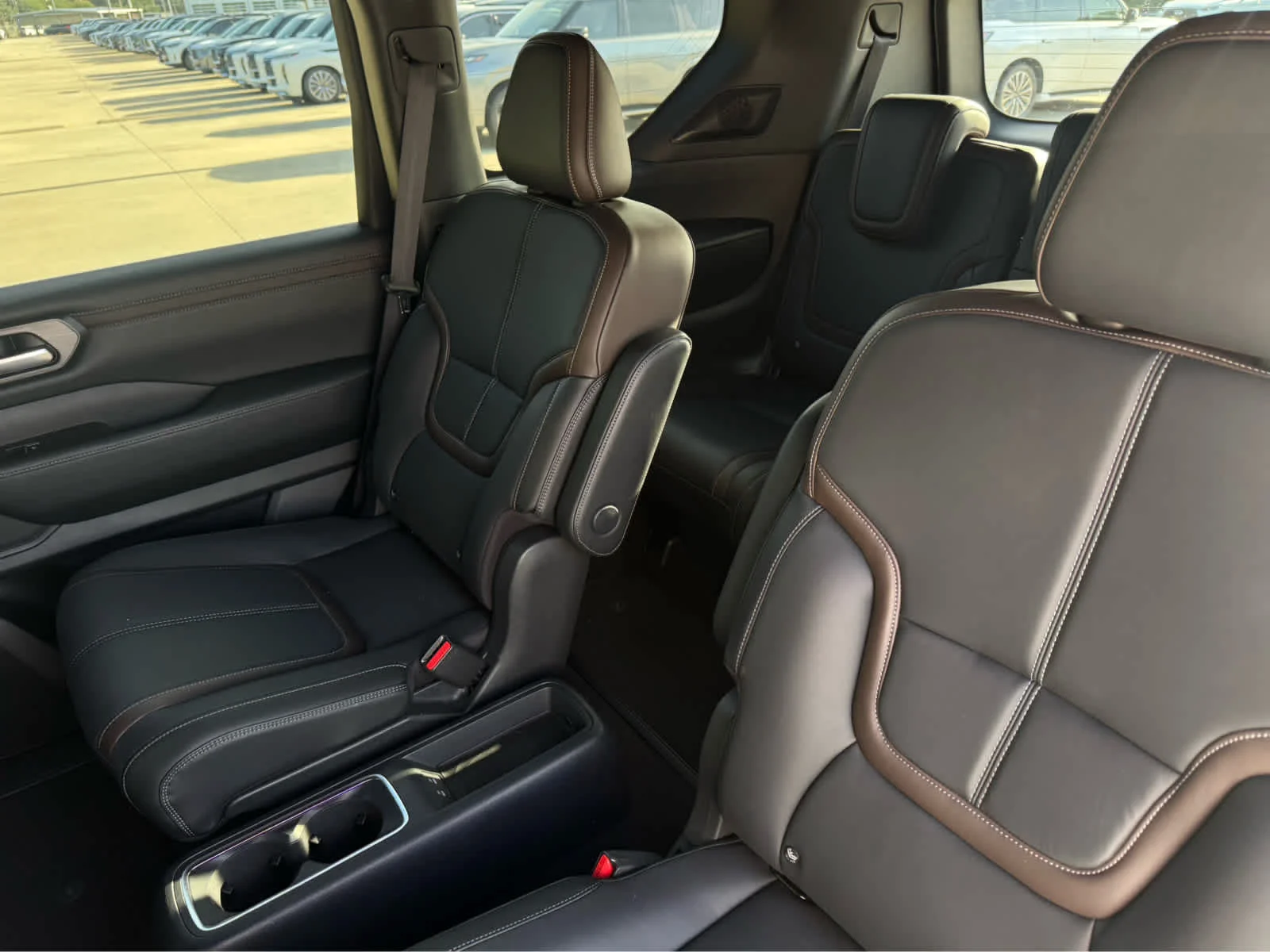 Used 2025 Aspen White Tricoat Nissan SL image 24