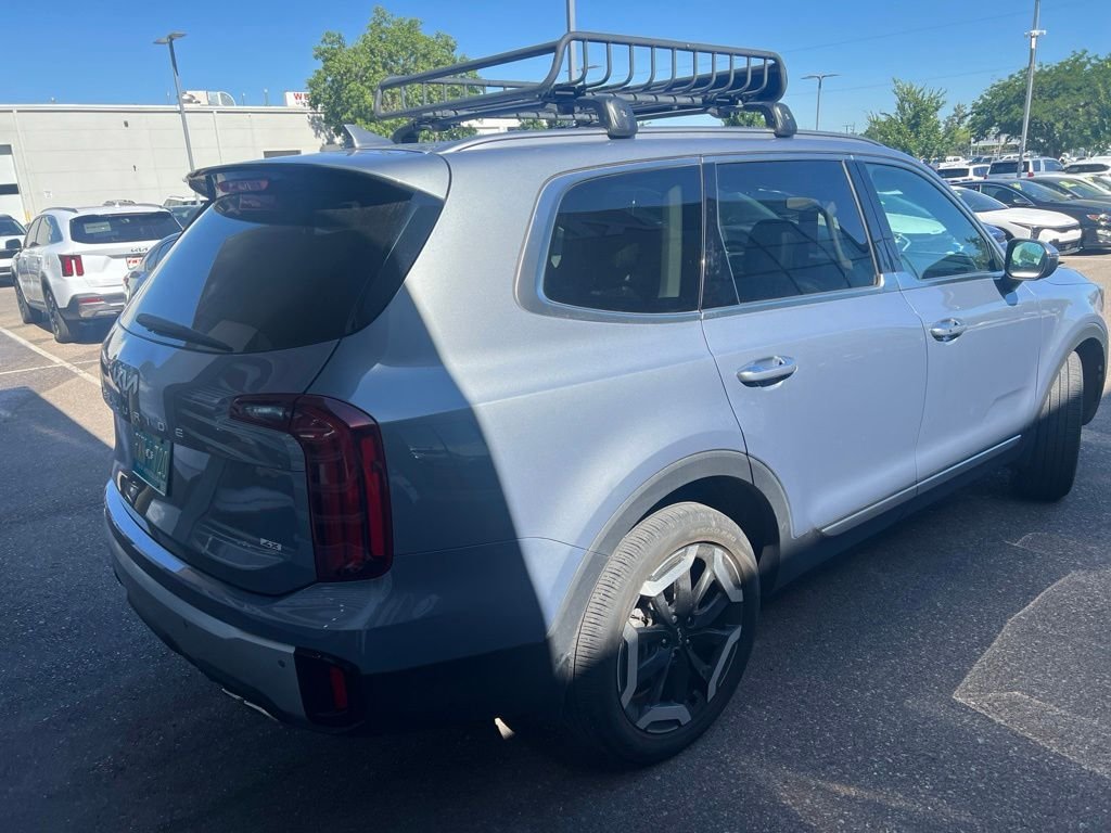 Used 2024 Silver Kia S image 10