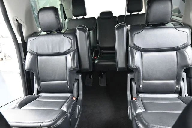 Used 2025 White Ford Platinum image 28