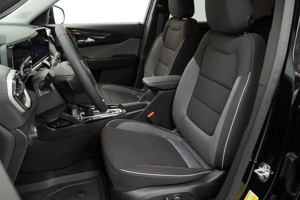 New 2026 Mosaic Black Metallic Chevrolet LT image 6