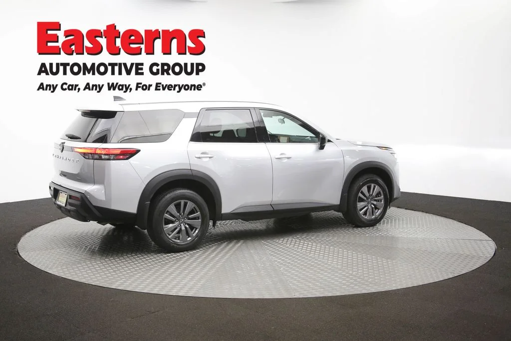 Used 2023 Silver Nissan S image 41