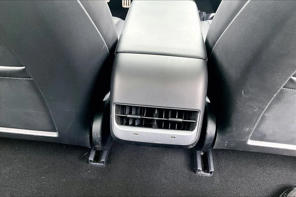 Used 2023  Tesla Performance image 10