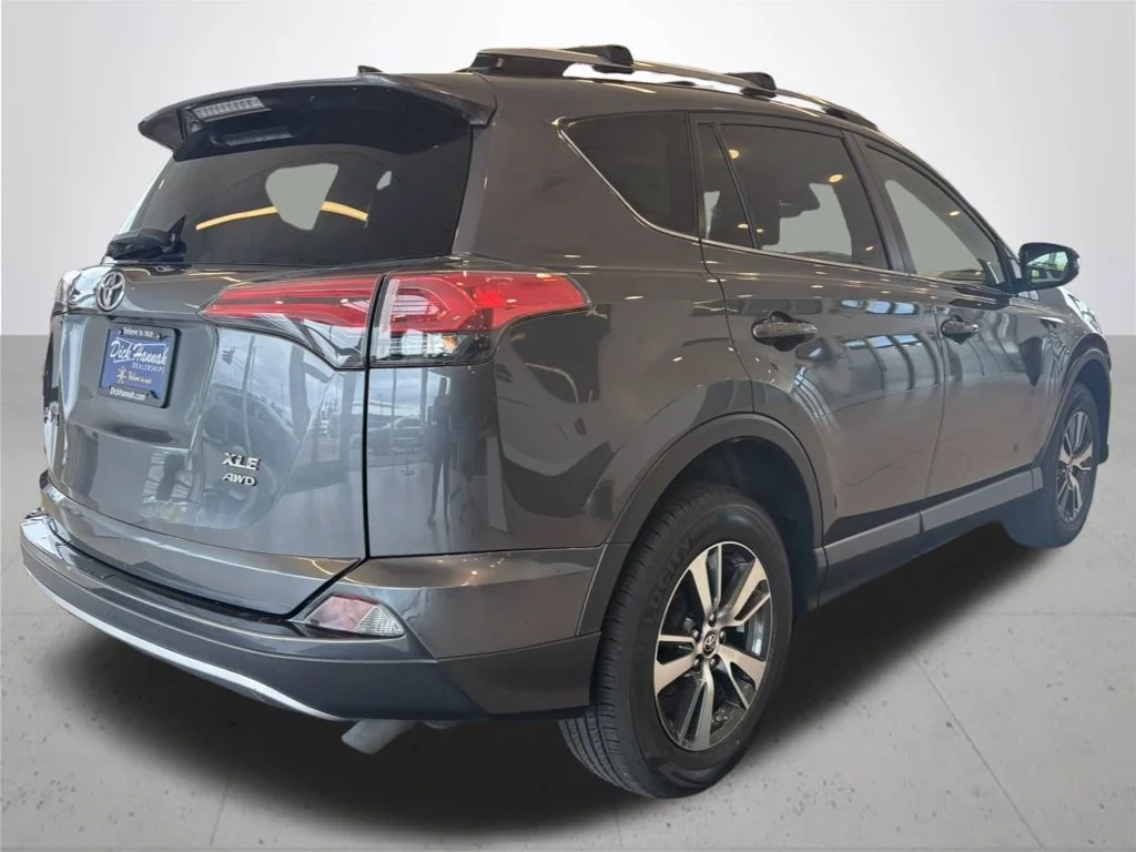 Used 2017 Gray Toyota XLE image 7