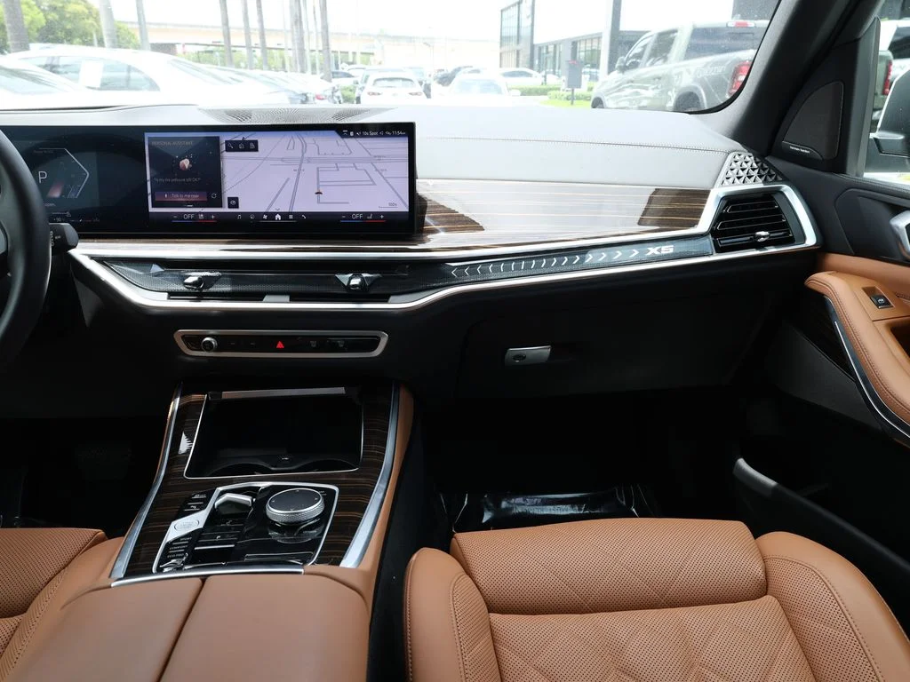 Used 2026 White BMW sDrive40i image 27