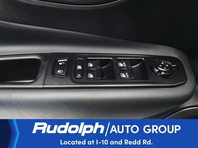 Used 2023 Gray Jeep Latitude image 11