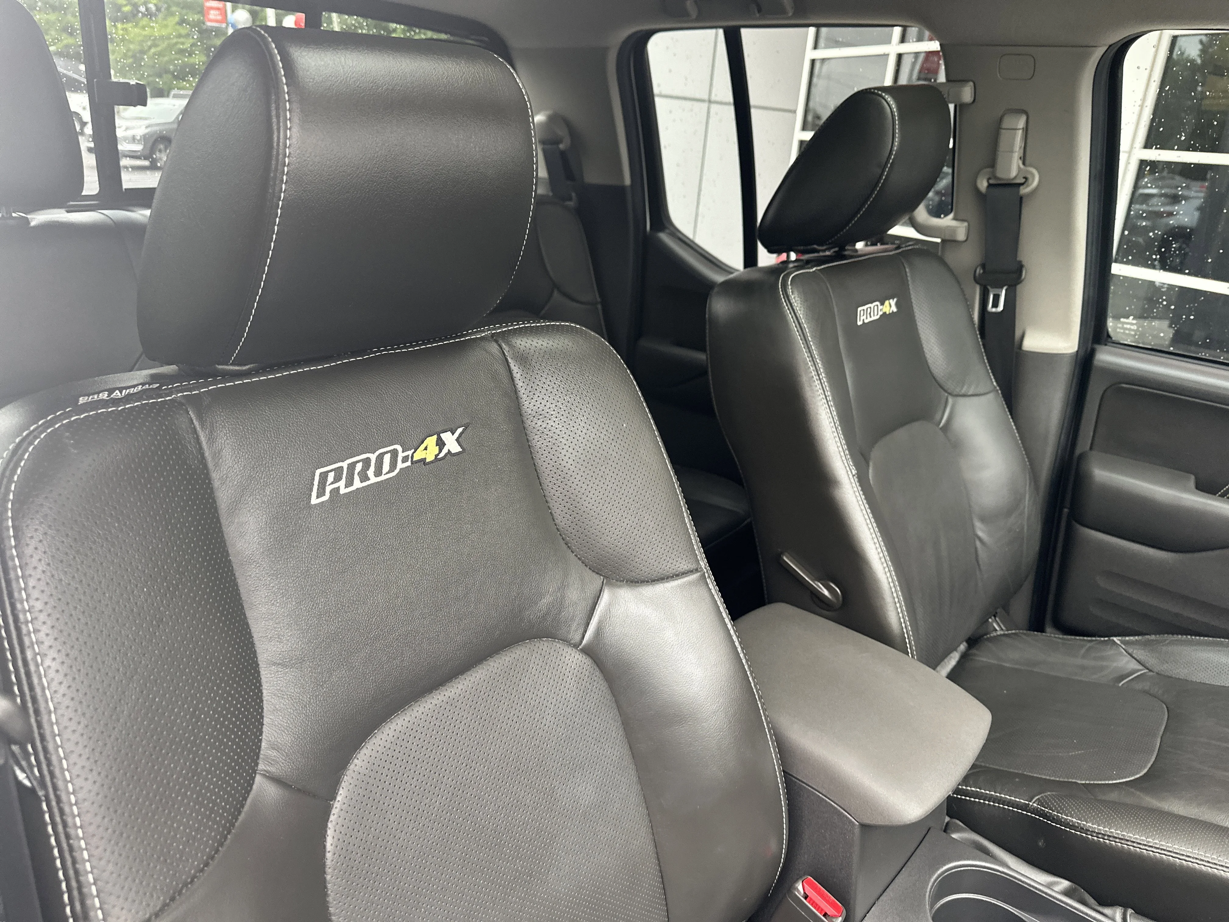 Used 2020 Glacier White Nissan PRO-4X image 32
