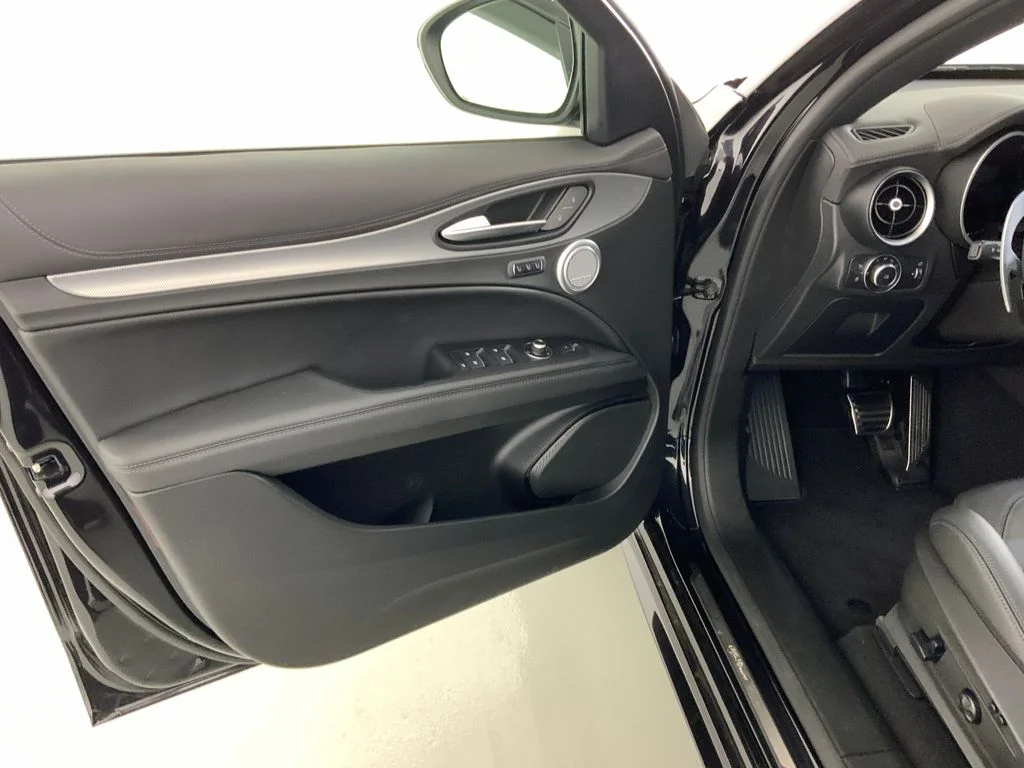 2026 Alfa Romeo Stelvio Base - Photo 18