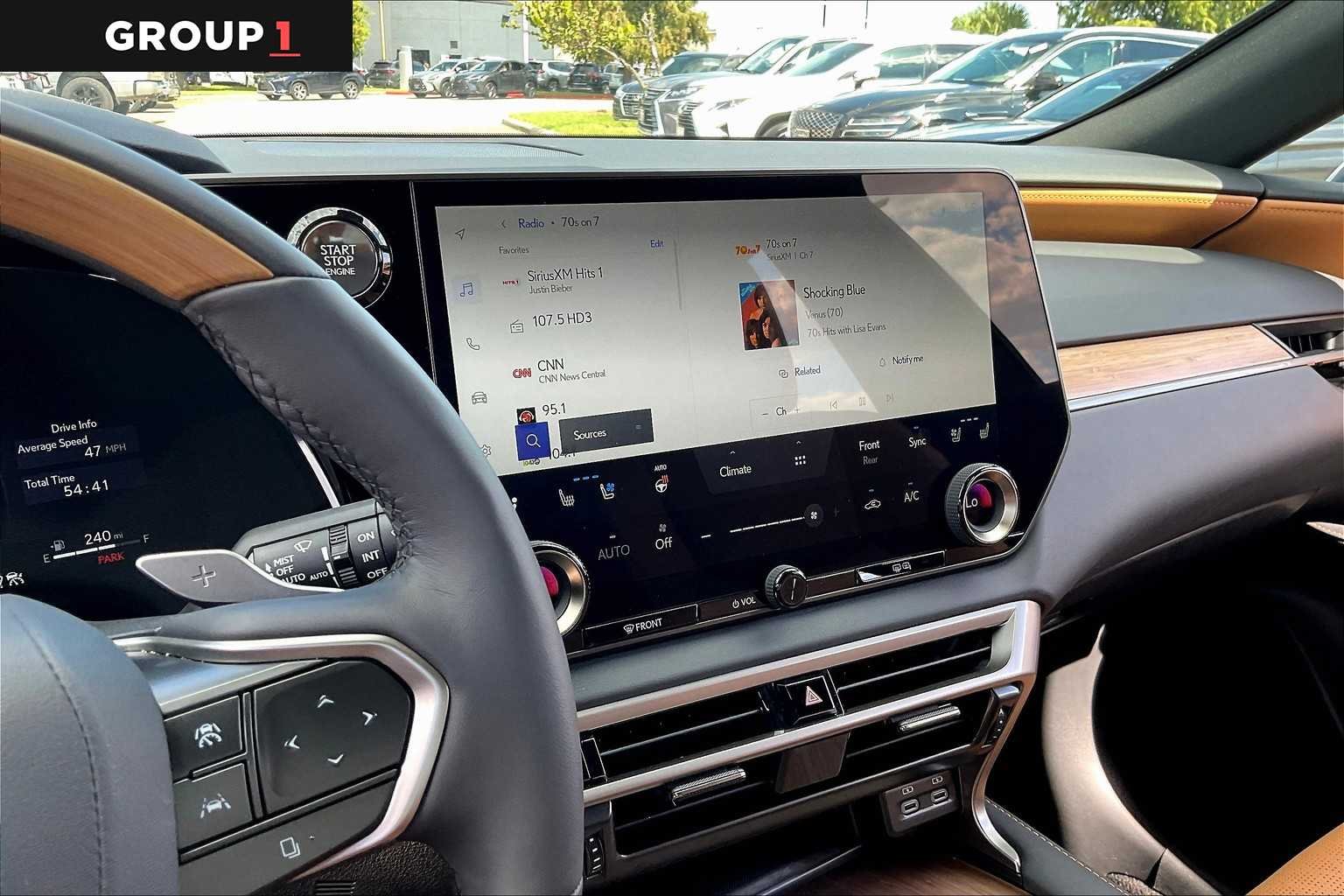 Used 2025 Eminent White Pearl Lexus Premium Plus image 5