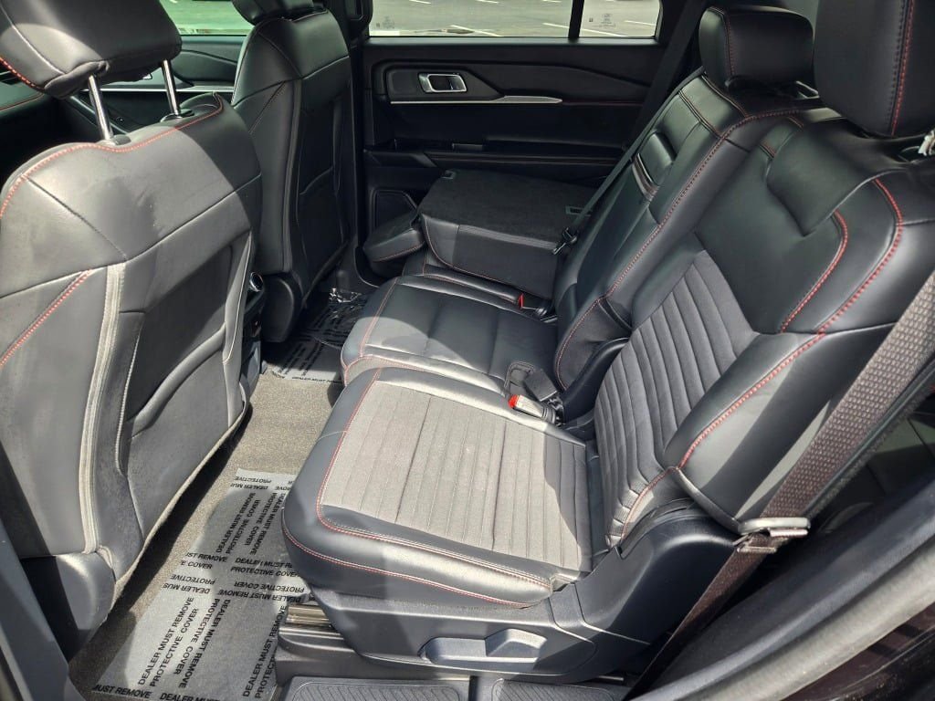 Certified Used 2025 Black Metallic Ford ST-Line image 19