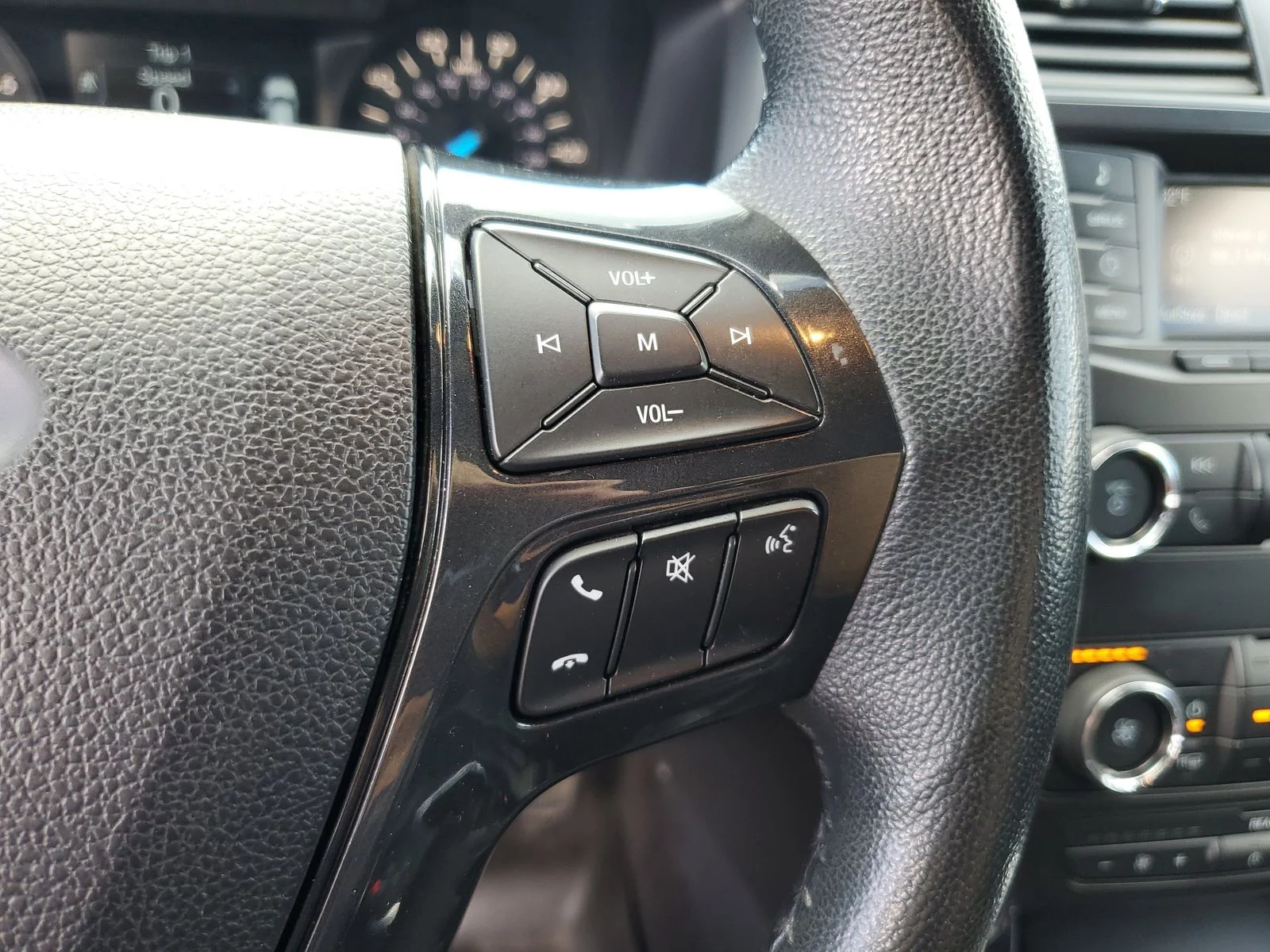 Used 2019 Black Ford XLT image 18
