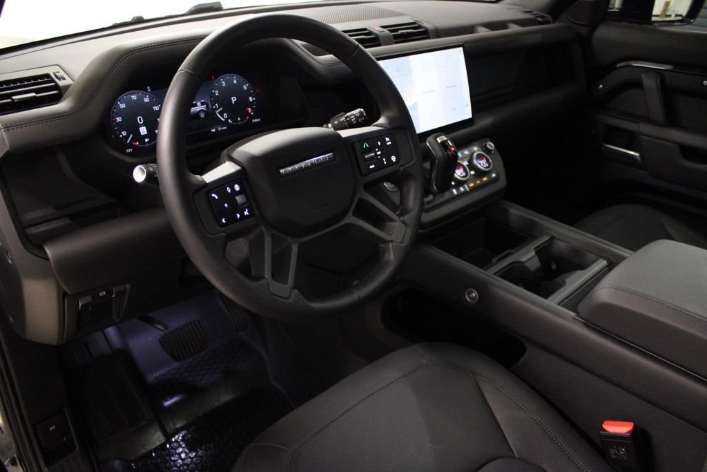 Used 2025 Black Land Rover S image 21