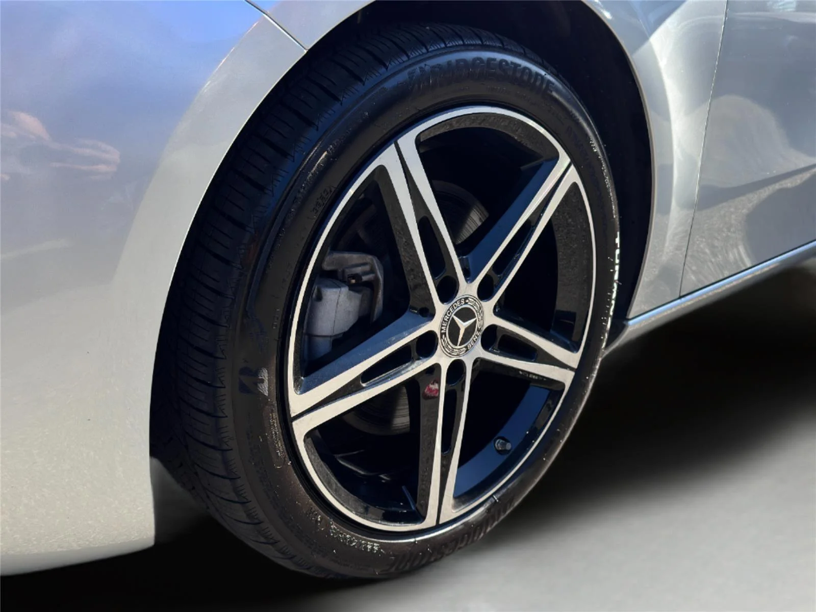 Used 2022 Iridium Silver Metallic Mercedes-Benz A 220 image 28