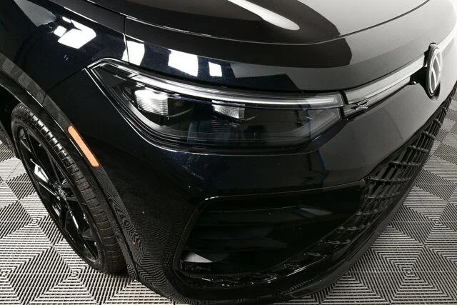 New 2026 Deep Black Pearl Volkswagen SE R-Line Black image 36
