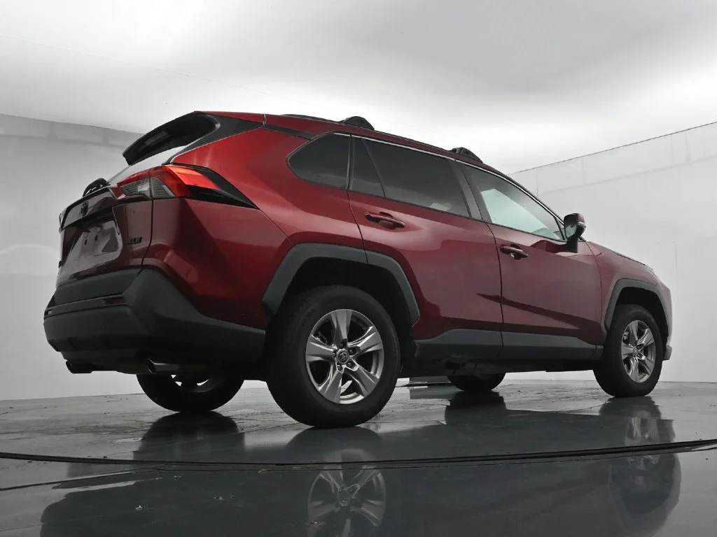 Used 2022 Red Toyota XLE image 22