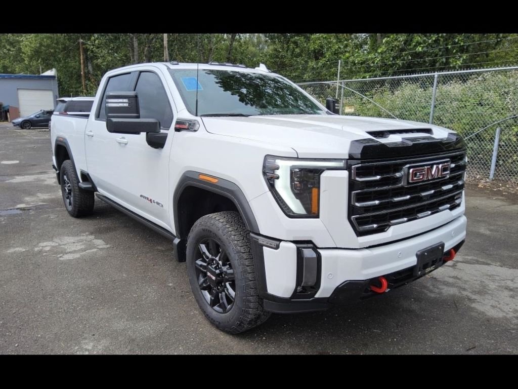 Used 2024 White GMC AT4 image 3