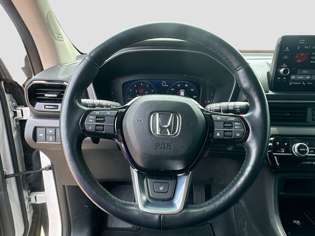 Used 2023 White Honda Elite image 11