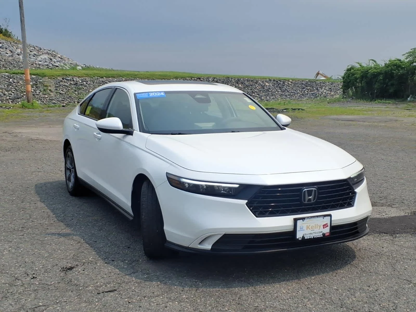 Certified Used 2024 Platinum White Pearl Honda EX image 3