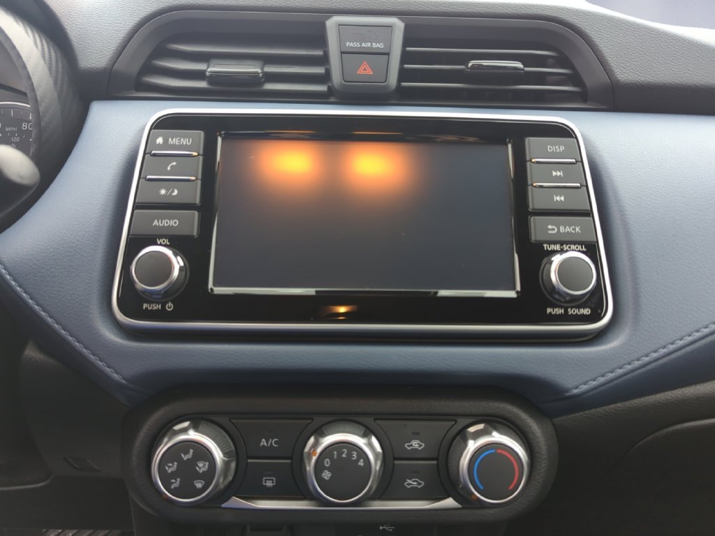 Used 2025 Silver Nissan 1.6 SV image 12