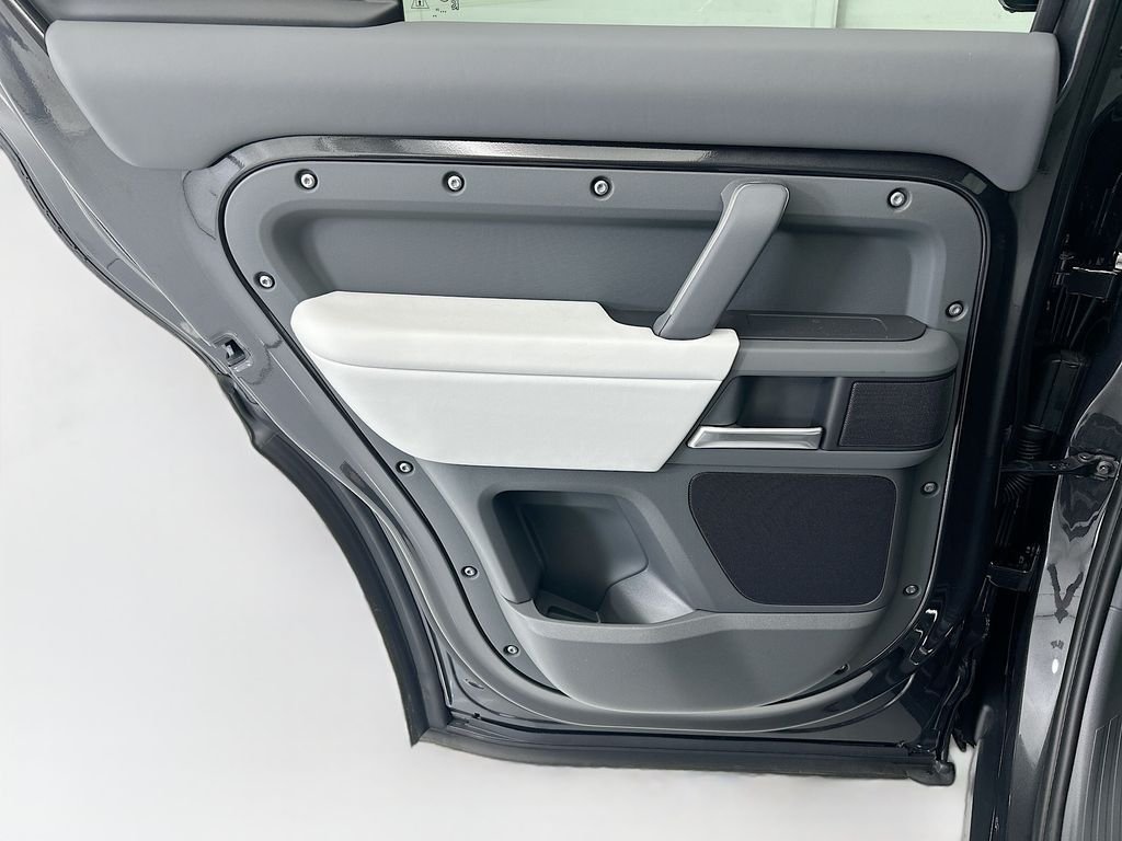 2026 Land Rover Defender X-Dynamic SE - Photo 25