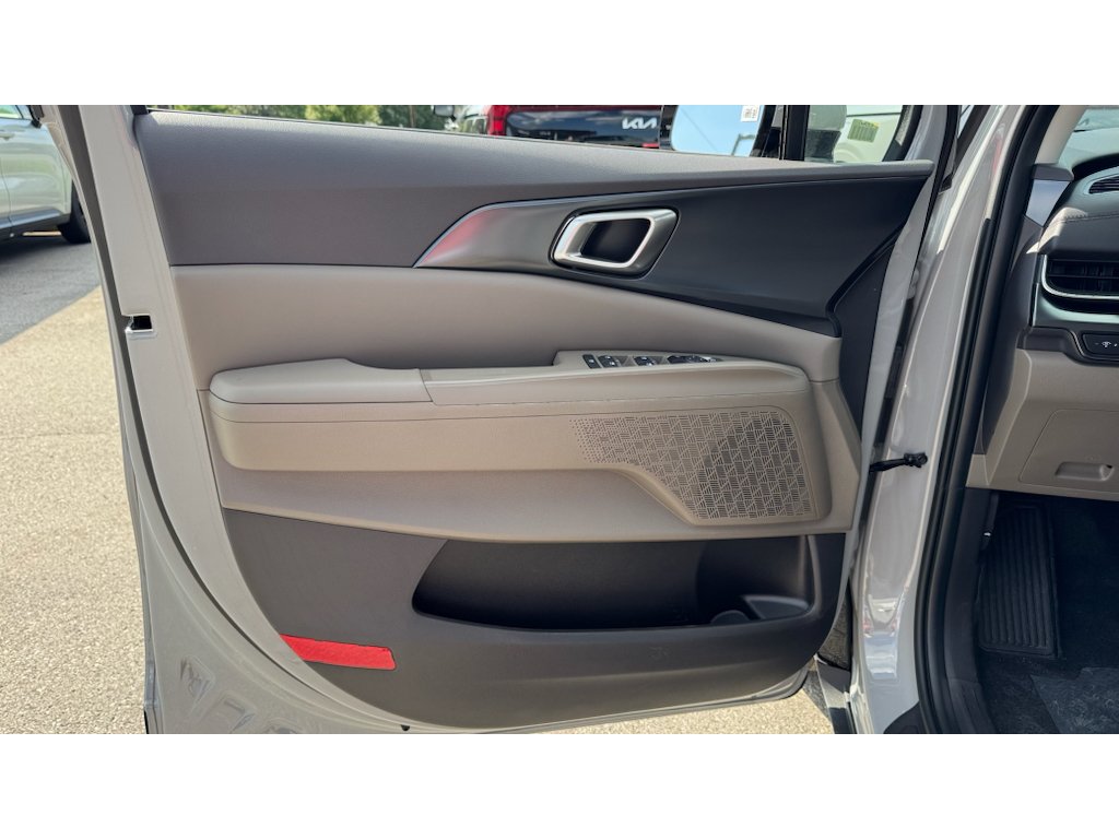 New 2027 Ceramic Silver Kia LXS image 21