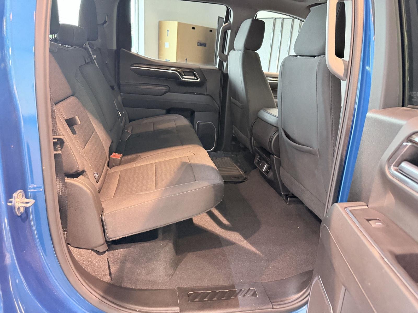 Used 2024 Dynamic Blue Metallic GMC Elevation image 25