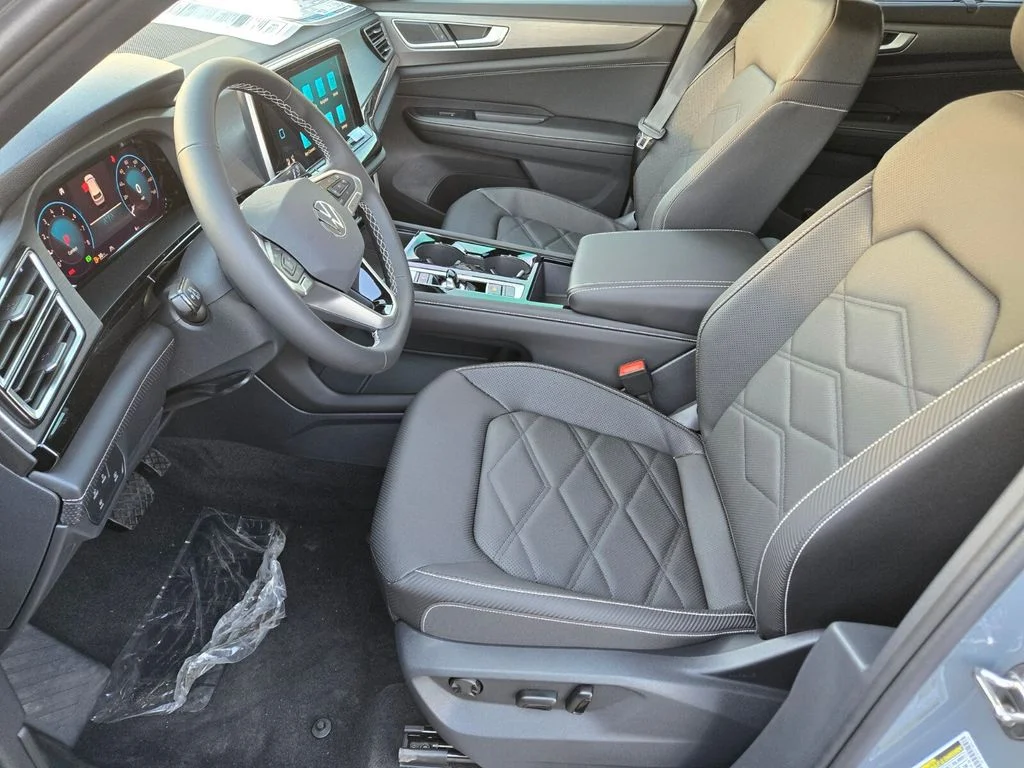 2025 Volkswagen Atlas Cross Sport SE w/Tech - Photo 6
