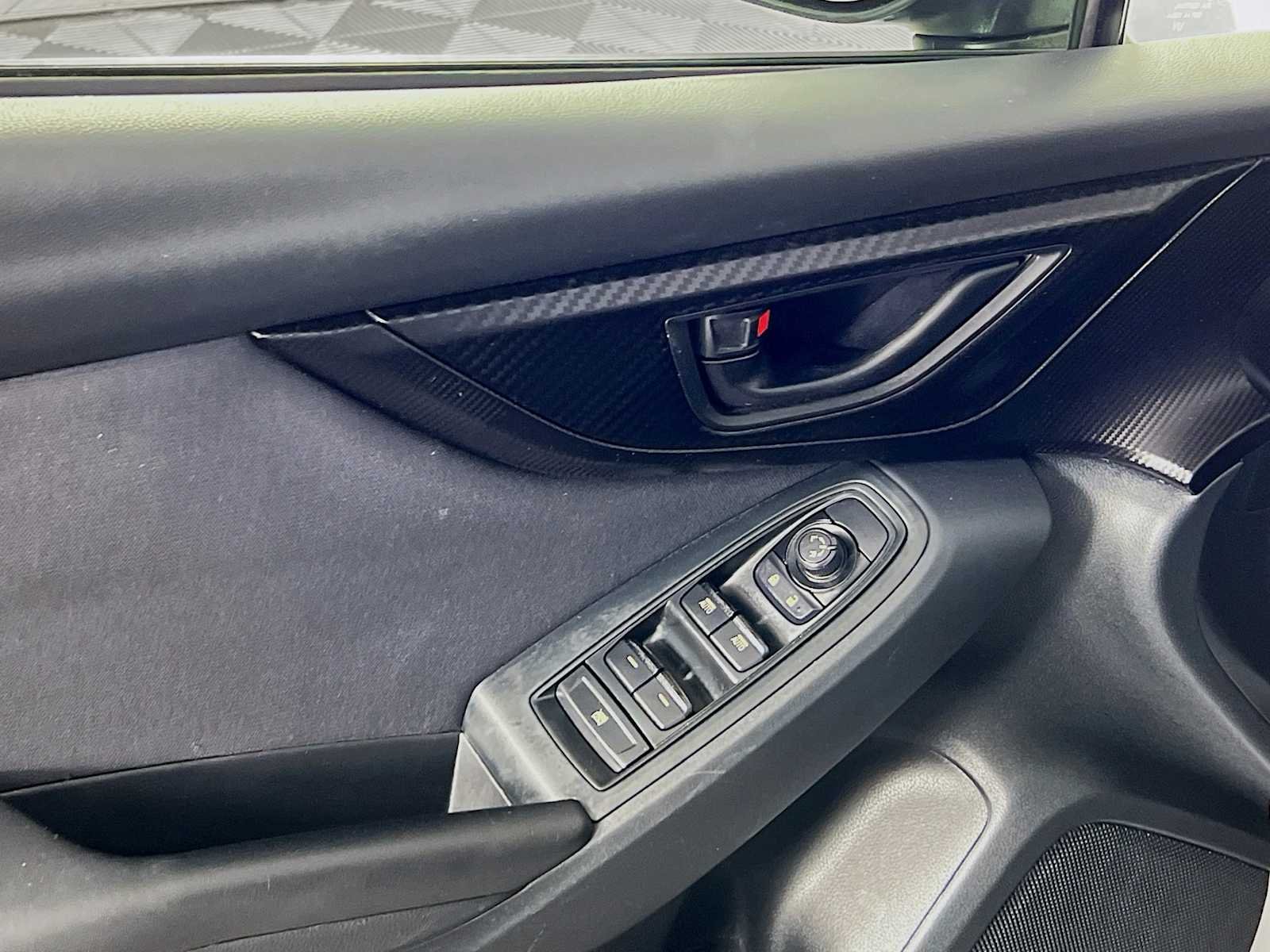 Used 2018 Ice Silver Metallic Subaru Premium image 18