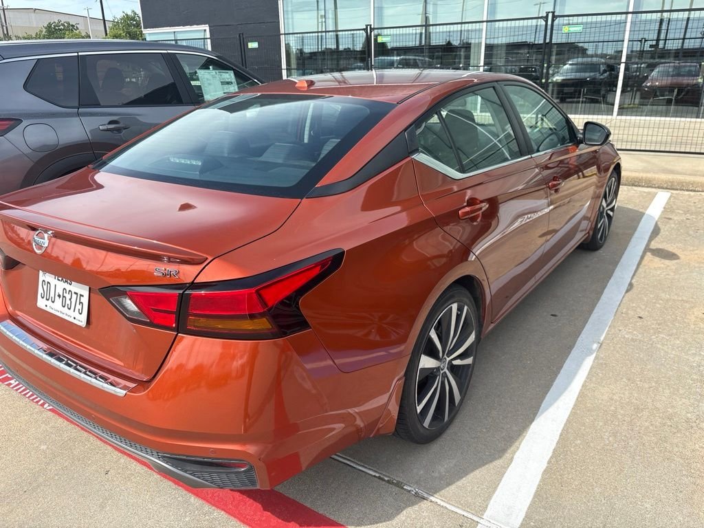 Certified Used 2022 Orange Nissan 2.5 SR image 2
