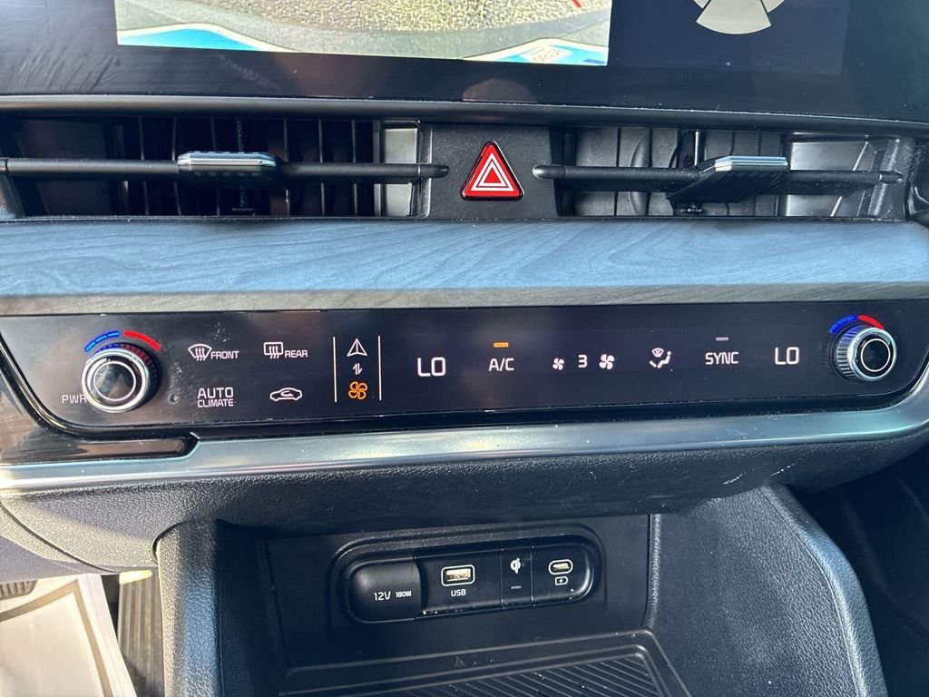 Used 2023 Black Kia X-Line image 17