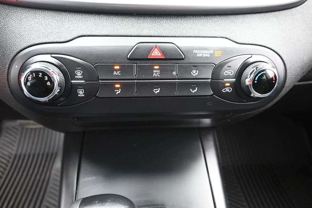Used 2016 Silver Kia LX image 20
