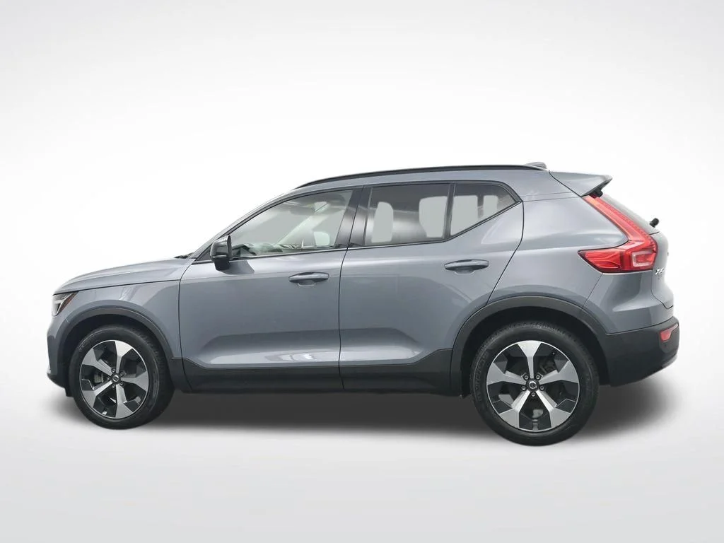 Certified Used 2023 Blue Volvo Ultimate image 10