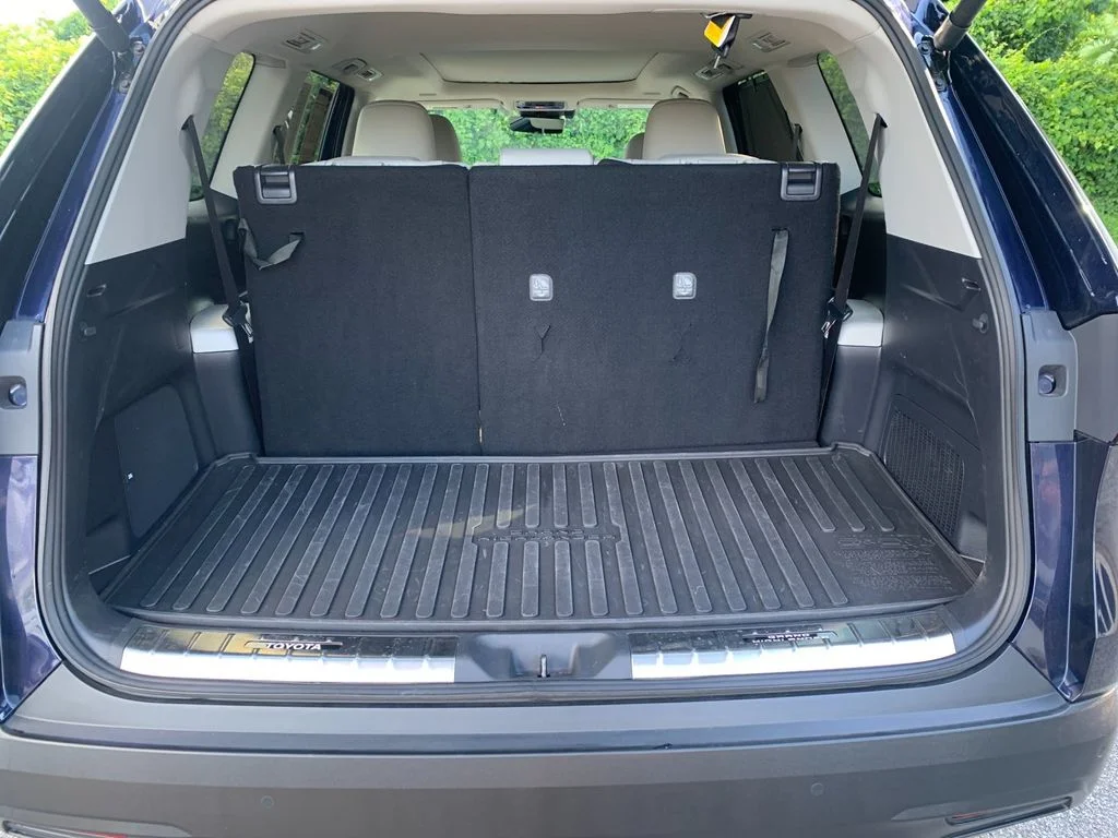 Used 2025  Toyota Platinum image 19
