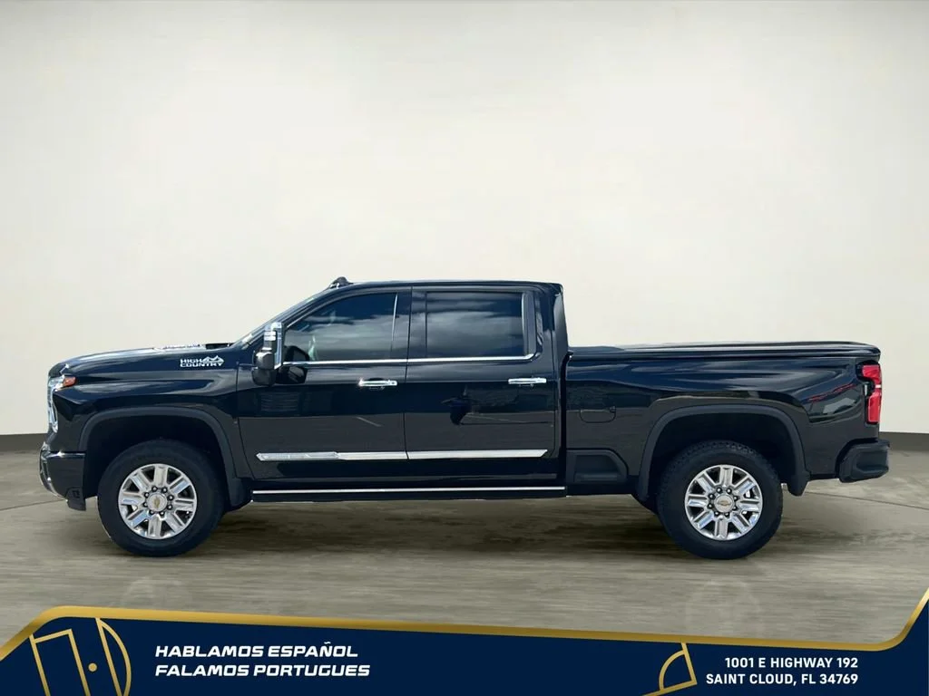 Used 2024 Black Chevrolet High Country image 3