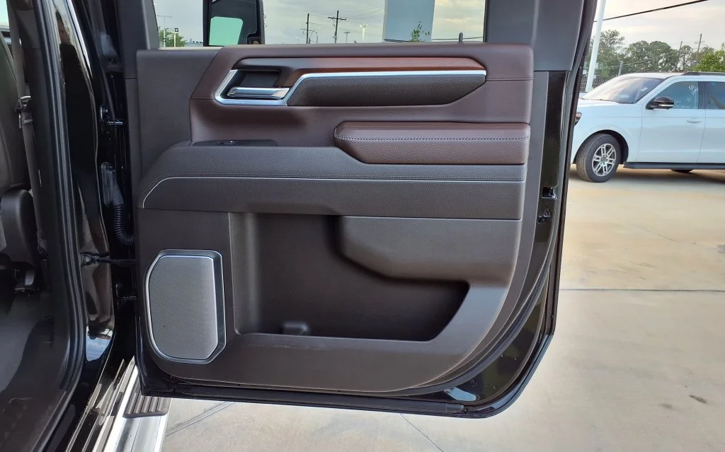 Used 2025 Black GMC Denali image 14
