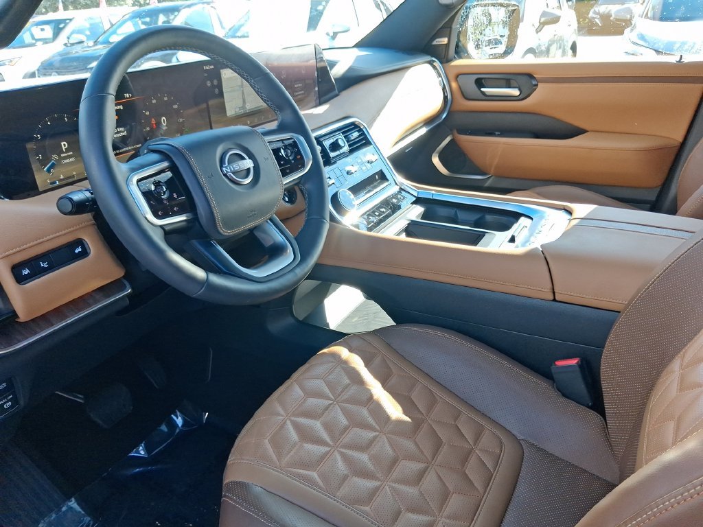 Used 2025 White Nissan Platinum Reserve image 18