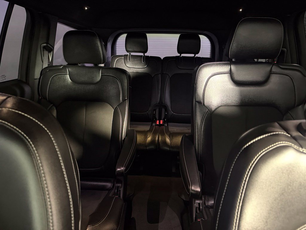 Used 2023 Black Jeep Altitude image 17