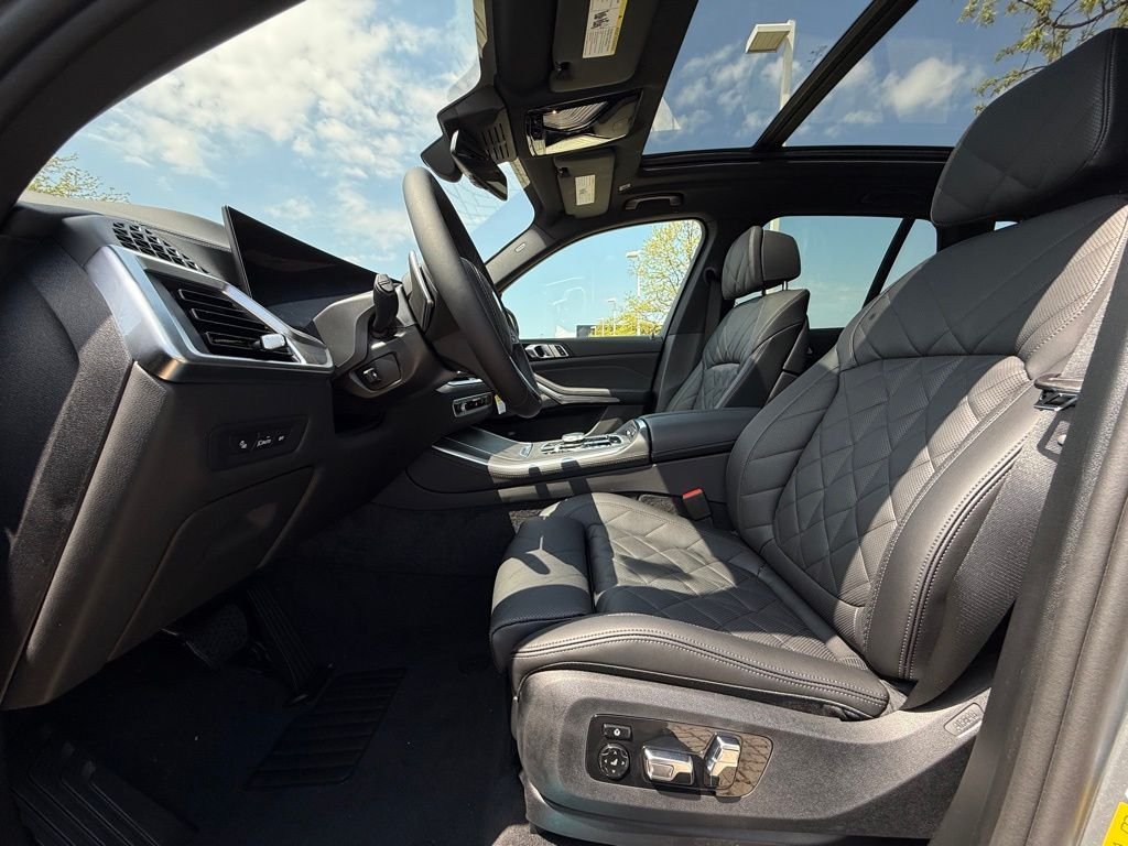 2026 BMW X5 50e - Photo 16