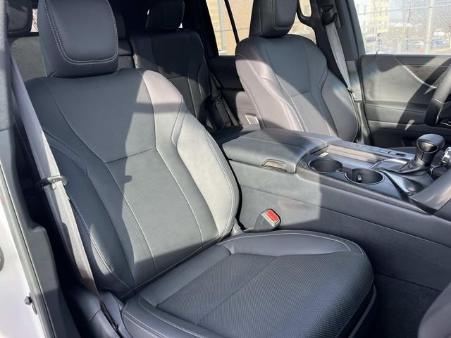 2024 Lexus LX Luxury - Photo 31