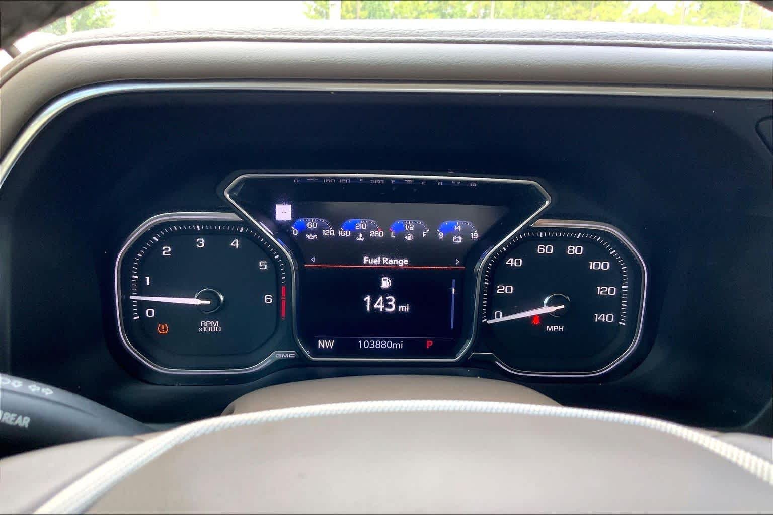 Used 2021 White Frost Tricoat GMC Denali image 26