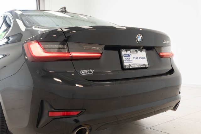 Used 2021 Black BMW 330i image 10