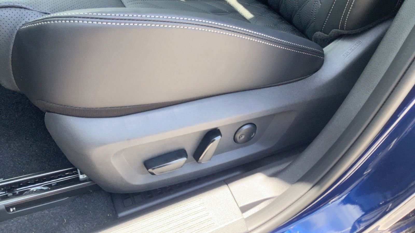 New 2026 Blue Nissan Platinum image 32