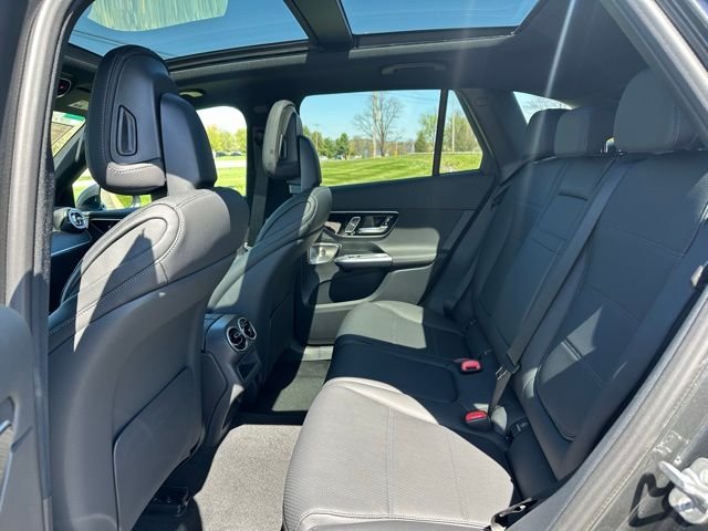Used 2026 Gray Mercedes-Benz GLC 300 image 18