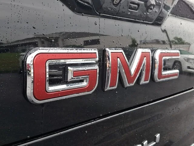 Used 2023 Black GMC Denali image 30